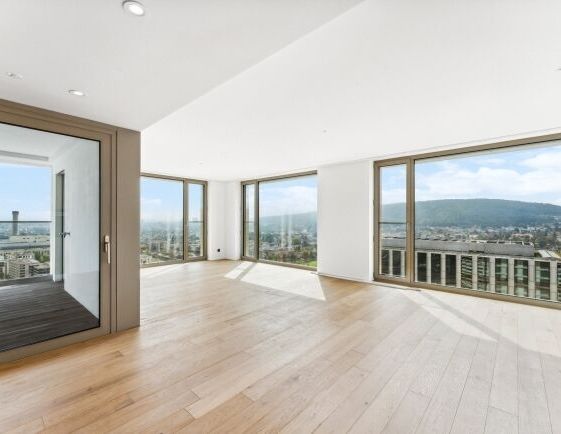 Tour 55 – Modern Life - Photo 1