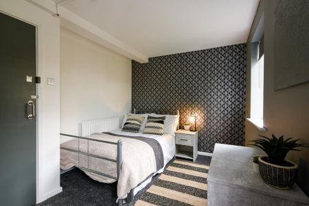 6 bedroom terraced house to rent - Photo 4