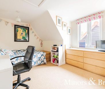 4 bedroom detached house to rent - Photo 5