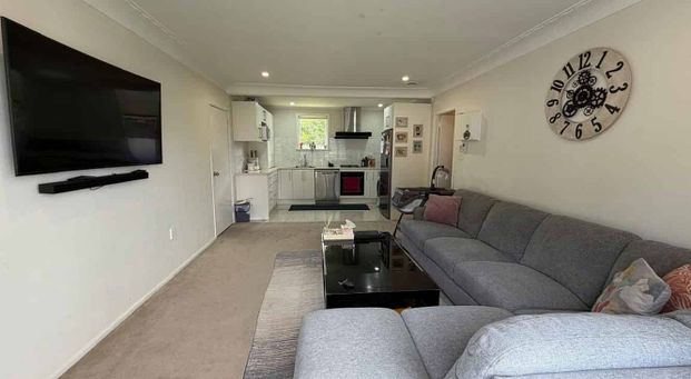 Your Perfect Auckland Retreat for $595/week! - Photo 1