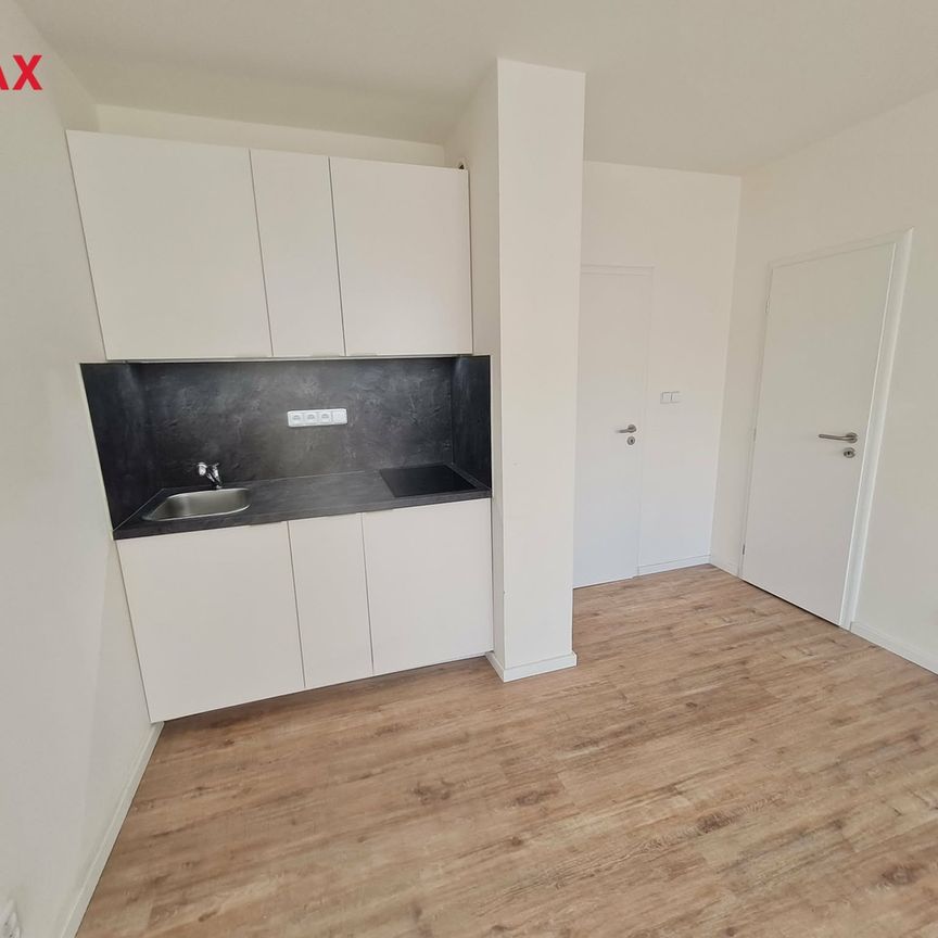 Pronájem bytu 1+kk v osobním vlastnictví 28 m², Praha 4 - Modřany - Fotografie 1