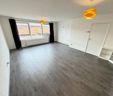 3 bedroom apartment to rent - Photo 2