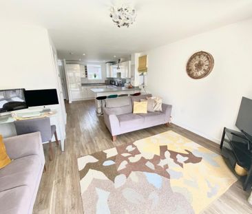 3 bedroom semi-detached house to rent - Photo 2