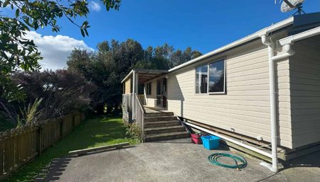 Two Bedroom Property - Photo 5