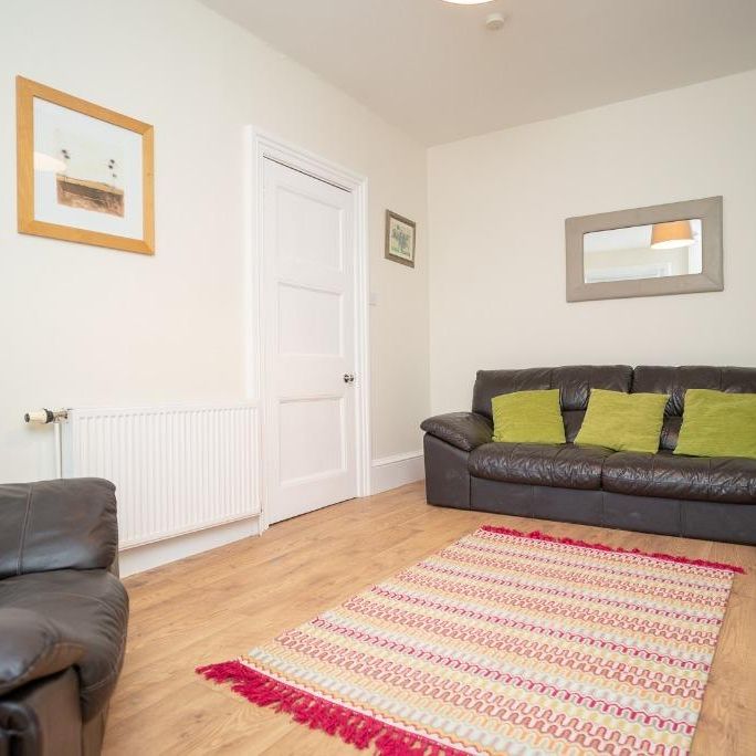 3 bedroom terraced house to rent - Photo 1