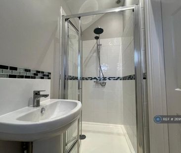 2 bedroom semi-detached house to rent - Photo 2