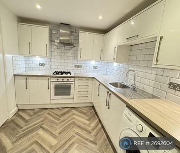 3 bedroom terraced house to rent - Photo 3