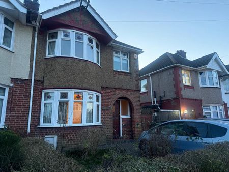 3 bedroom semi-detached house to rent - Photo 5