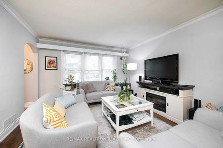 For Lease - 28 Irvington Crescent Unit# Main, Toronto, Ontario - Photo 5