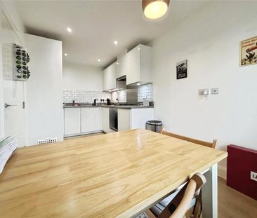 2 bedroom semi-detached house to rent - Photo 6