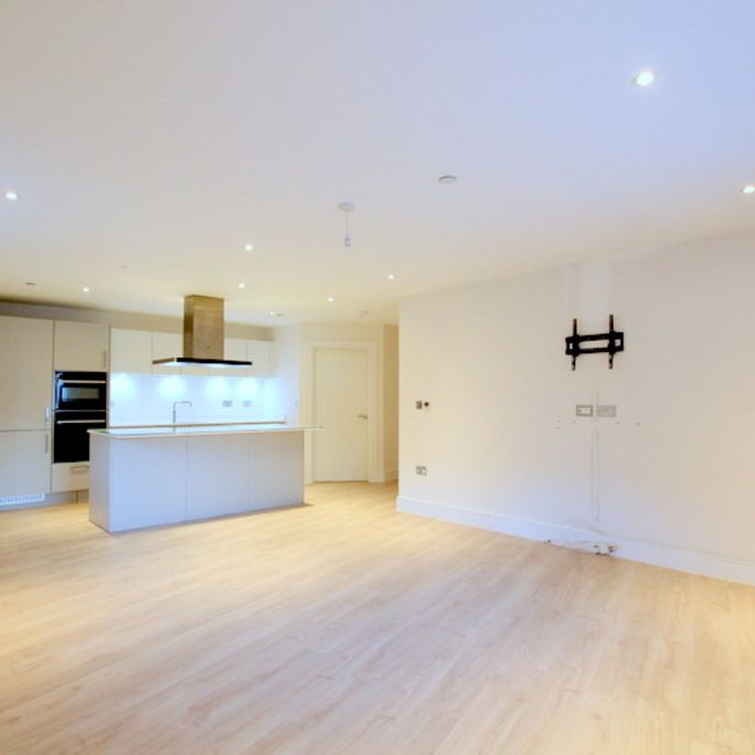 2 Bedroom Apartment, Oval Road, Croydon - Photo 1