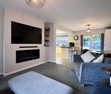 4 bedroom semi-detached house to rent - Photo 2