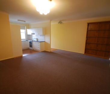 Firstfloor 2 Bedroom Unit in a Convenient Location&excl; - Photo 5