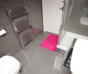 6 bedroom house to rent - Photo 1