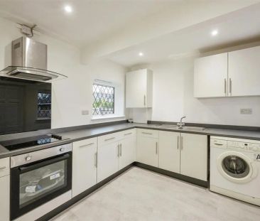 Sycamore Crescent, Bawtry, DONCASTER - Photo 2