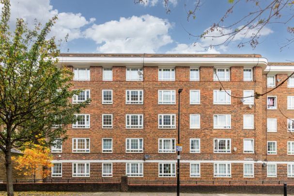 4 bedroom flat in Boyd Street - Photo 1