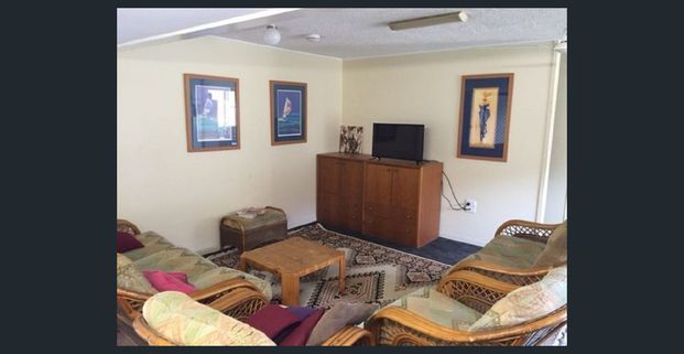 Perfect Room in the Heart of Salisbury - Inspect by Appointment - Photo 1