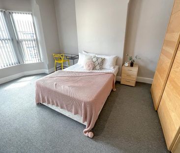 4 bedroom terraced house to rent - Photo 6