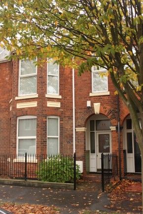 Stunning 8 Bed Terrace house Beresford Avenue - Photo 3