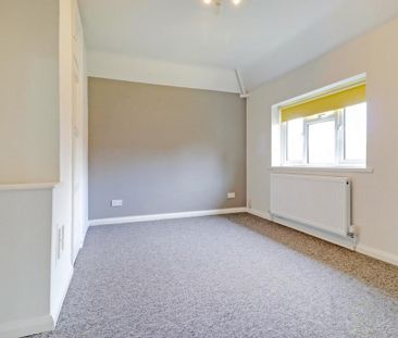 4 bedroom end of terrace house to rent - Photo 6