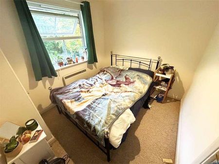 Poplar Close, Bracknell, Berkshire, RG12 - Photo 2