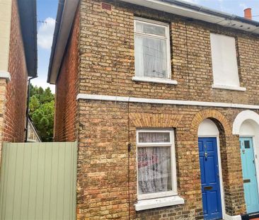 2 bedroom terraced house to rent - Photo 2