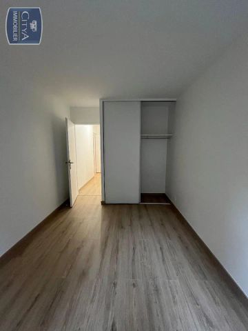 Appartement à louer 4 pièces 87.76m² - Photo 3