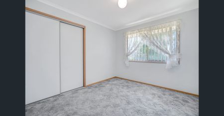 Neat As A Pin Four Bedroom House - Photo 5