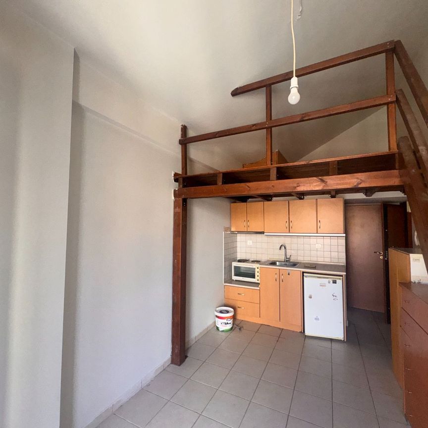 Studio/Γκαρσονιέρα για ενοικίαση Κουλέ Καφέ (Άνω Πόλη) - Photo 1