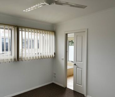 Panoramic Views, Modern Comfort & Effortless Living - Photo 5
