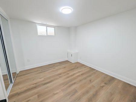 401 Navy St, Welland - All Inclusive 2 Bedroom Lower Unit - Photo 3