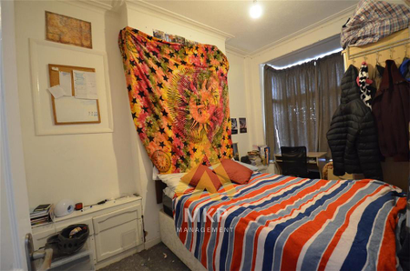 4 bedroom terraced house to rent - Photo 4