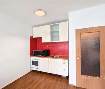 Pronájem 2kk s balkónem u metra Střížkov - Photo 6