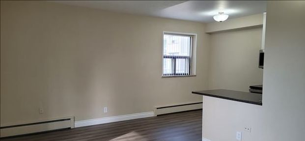 For Lease - 416 E 42nd Street Unit# 101, Hamilton, Ontario - Photo 1