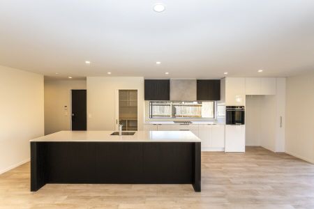 Executive Brand New Townhouse in St Albans! - Photo 5