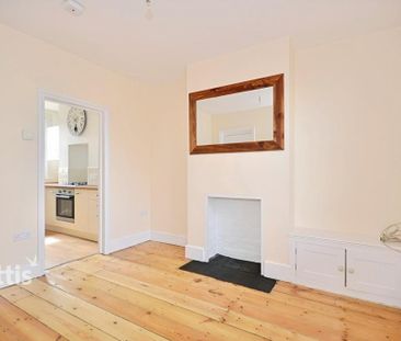 2 bedroom end of terrace house to rent - Photo 5