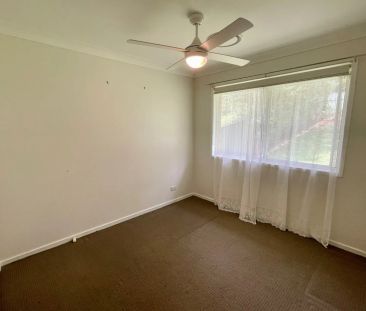 Charming 4-Bedroom Home in Quiet Hazelbrook Cul-de-Sac! - Photo 5