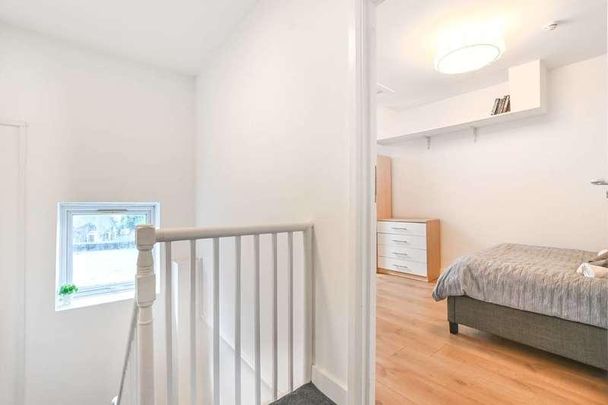 Holloway Road, Holloway, N7 - Photo 1