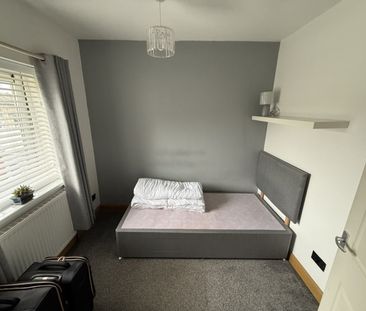 3 bed Semi-Detached - To Let - Photo 1