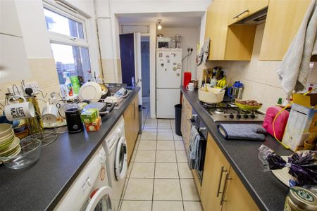 6 bedroom house to rent - Photo 3