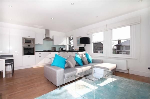 2 bedroom flat to rent - Photo 1