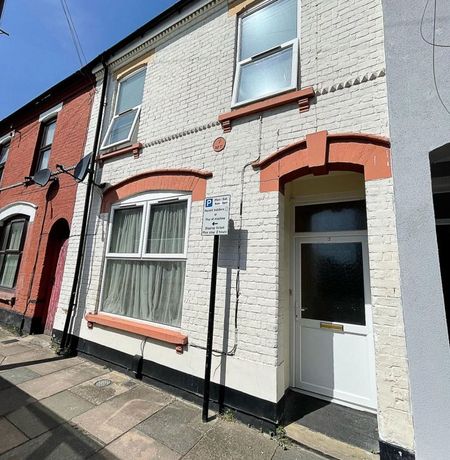 Gibbons Road, Bedford - Photo 2