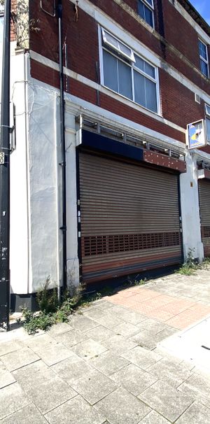 £1,250 PCM, Large Retail Property to Let in Broad Street, Barry, Vale of Glamorgan, CF62 7AD - Photo 2