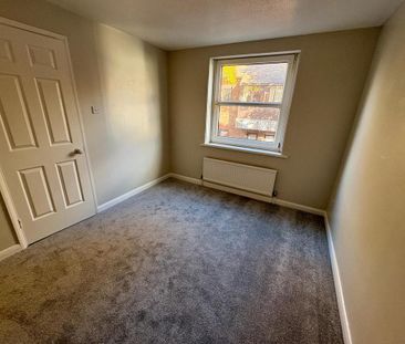 3 bedroom end of terrace house to rent - Photo 5