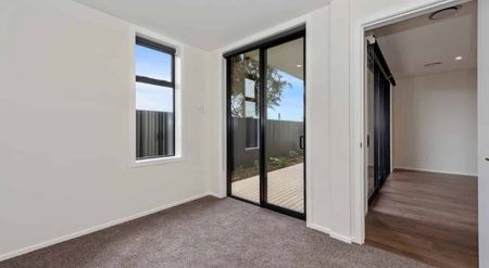 Great CBD location close to Hospital - Photo 3