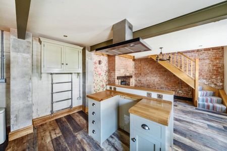 3 bedroom terraced house to rent - Photo 4