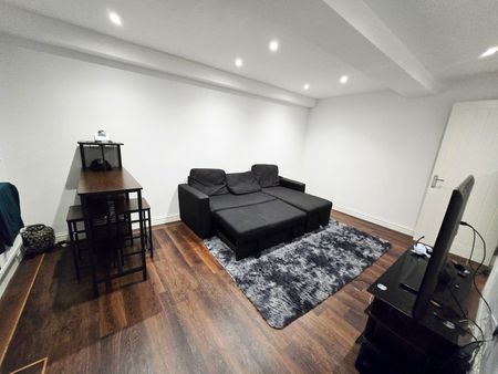 1 Bed Flat, Connaught Towers, CR7 - Photo 3