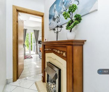 1 bedroom semi-detached house to rent - Photo 5