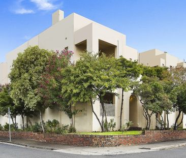 Studio Apartment Available In Desirable Toorak - Photo 2