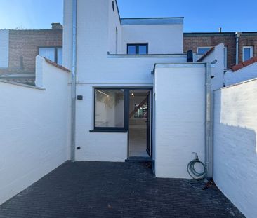 Te huur: volledig gerenoveerde, lichtrijke woning aan het water - Photo 4